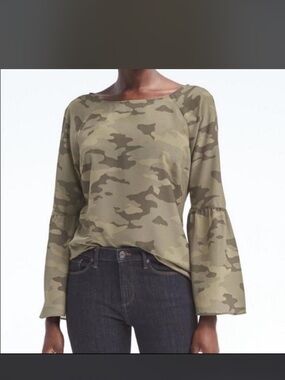 Banana Republic Camo Bell Sleeve Utility Army Chic Blouse S/P